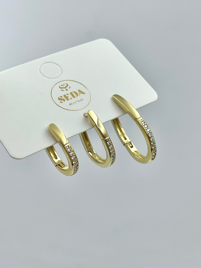 Özel Seri Üçlü Gömme Taşlı U Model Set Küpe Gold