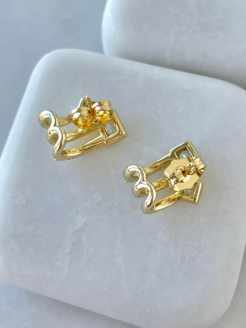 Özel Seri Üçlü Görünüm Taşlı Küpe Gold