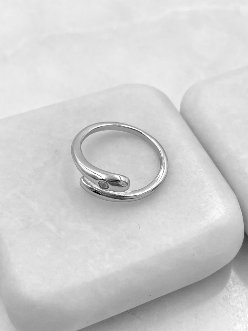 Altın Kaplama Kristal Taşlı Minimal Birleşim Yüzük Gümüş