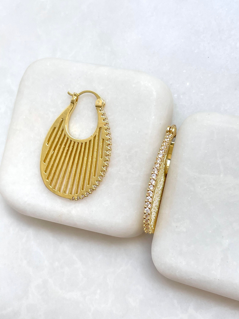 Altın Kaplama Gömme Taşlı Oval Model Tasarım Küpe Gold