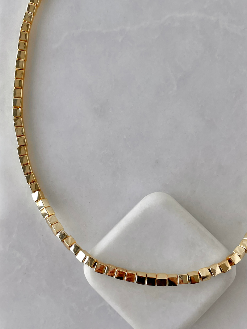 Altın Kaplama Küp Kolye Gold