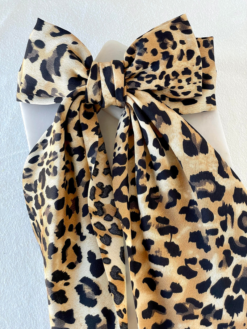 Leopar Desenli Fiyonk Otomatik Toka