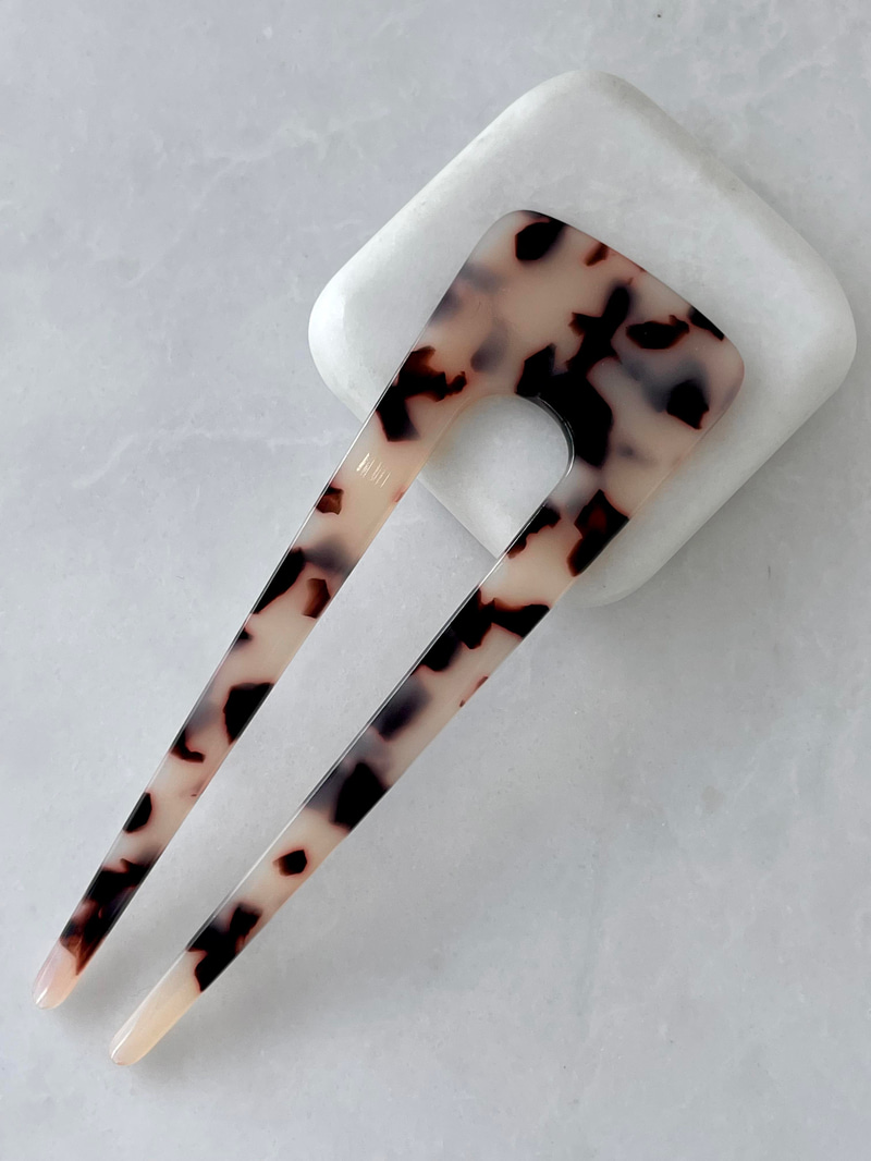 Kare Köşeli Kemik Topuz Tokası Açık Leopar
