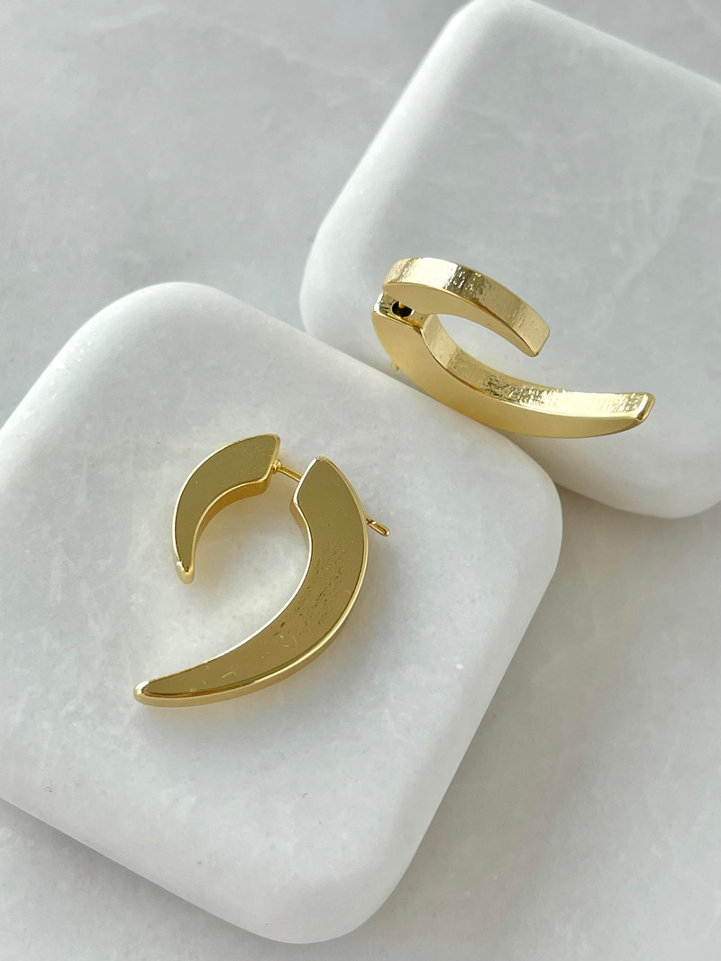 Özel Seri Tasarım Sütun Küpe Gold