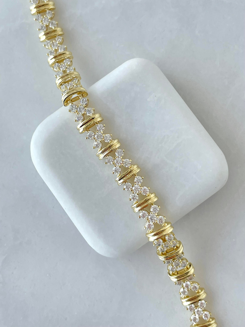 Özel Seri Gold Detaylı X Kristal Taşlı Bileklik Gold