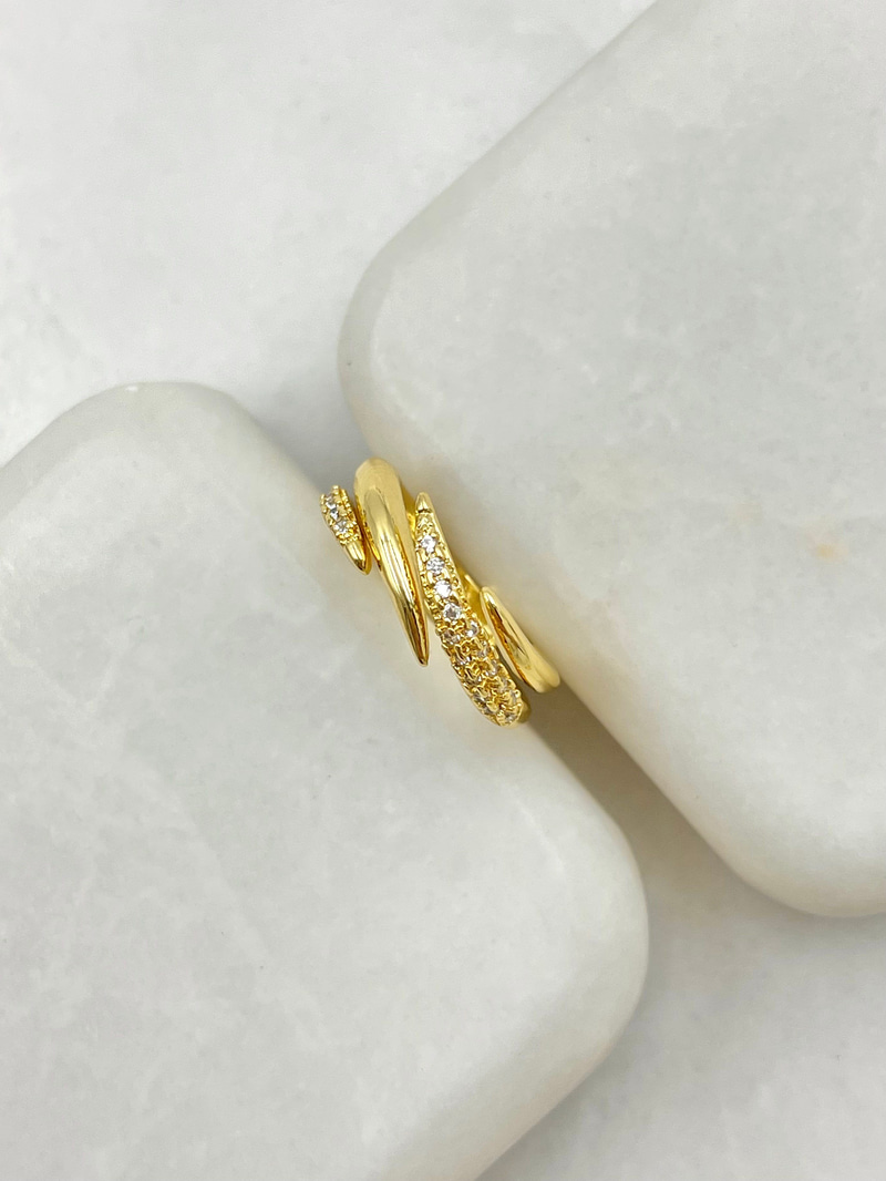 Gömme Taşlı Tasarım Birleşim Serçe ve Eklem Yüzük Gold