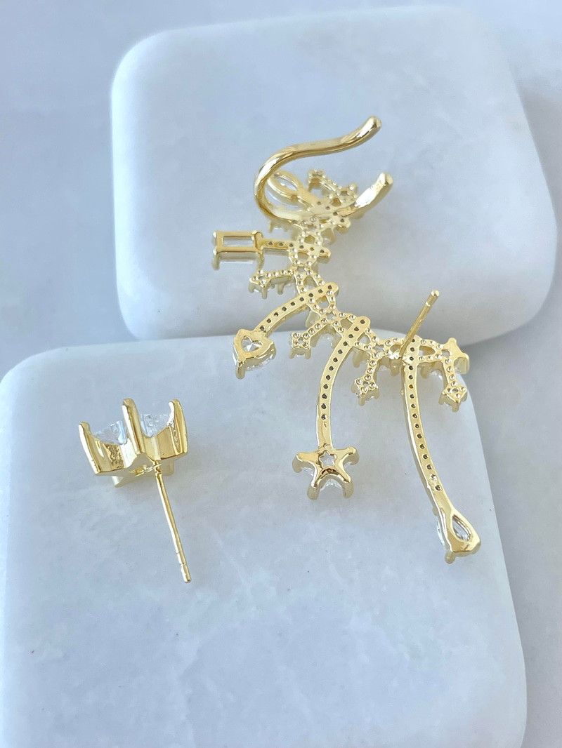 Altın Kaplama Kristal Taşlı Yıldız Model Kıkırdaklı Küpe Gold