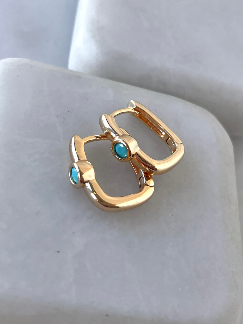 Özel Seri Mavi Taşlı Kare Küpe Gold