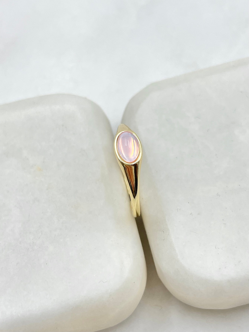 Pembe Opal Taş Serçe Parmak Yüzüğü Gold