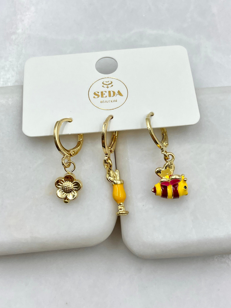 Arı ve Çiçek Sallantılı Üçlü Set Küpe Gold