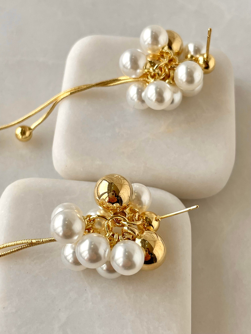 Gold Topçuk Sallantılı İncili Küpe