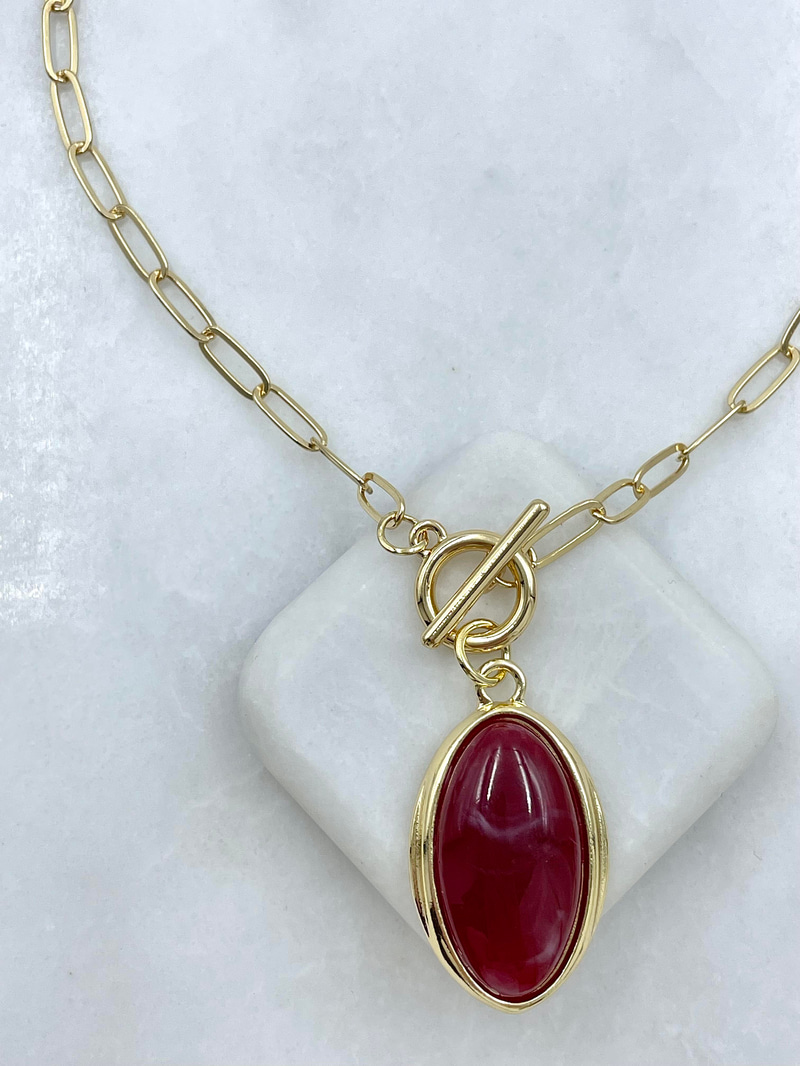 Altın Kaplama Oval Doğal Taşlı Önden Kilit Vintage Kolye Bordo