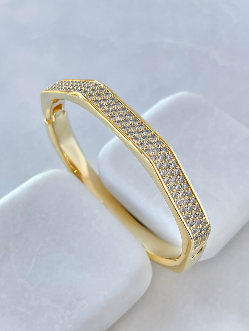 Özel Seri Zirkon Taşlı Köşeli Kelepçe Gold