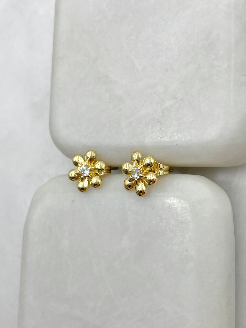 Özel Seri Minimal Papatya Küpe 0.8 cm Gold