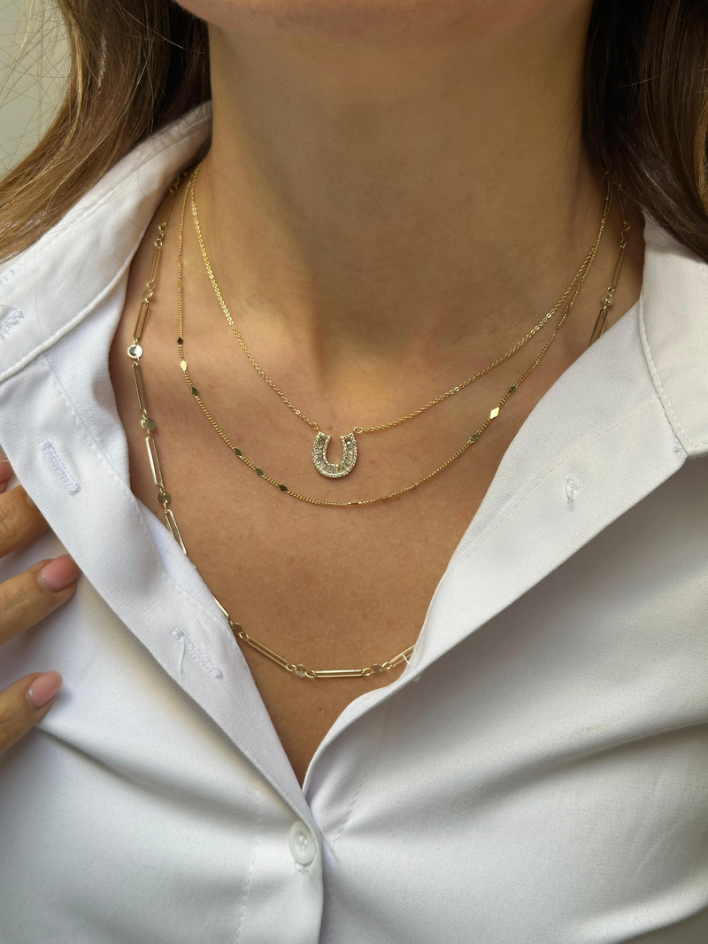 Altın Kaplama Gömme ve Kristal Taşlı U Model Kolye Gold