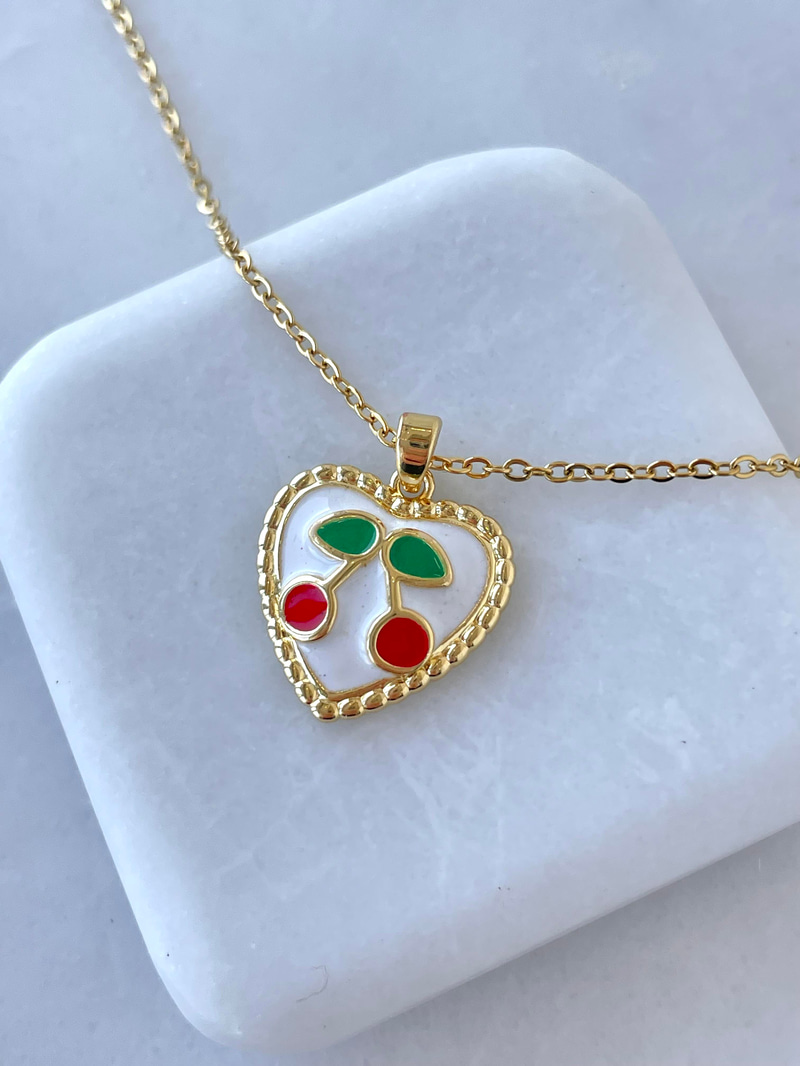 Çelik Mineli Kalp Çerçeve Kiraz Kolye Gold