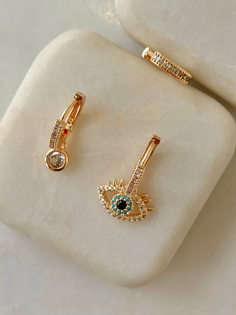 Altın Kaplama Üçlü Gömme Taşlı Göz ve Kristal Küpe