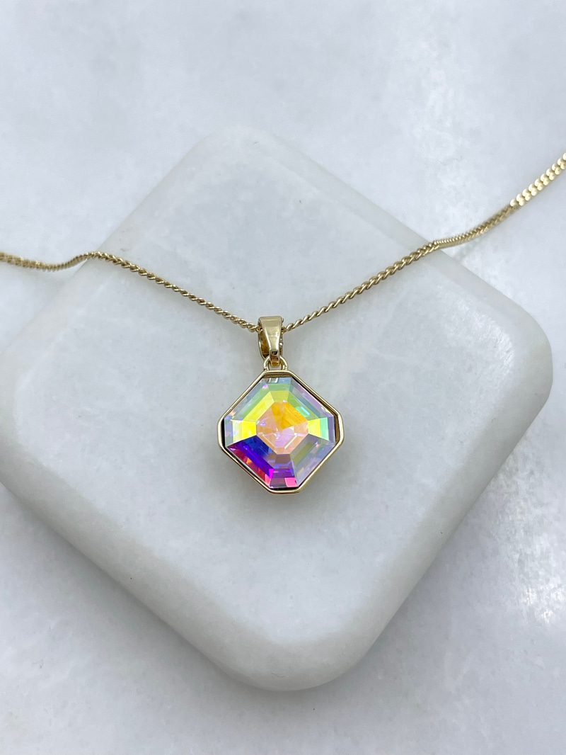 Özel Seri Swarovski Taşlı Kare Model Kolye Gold