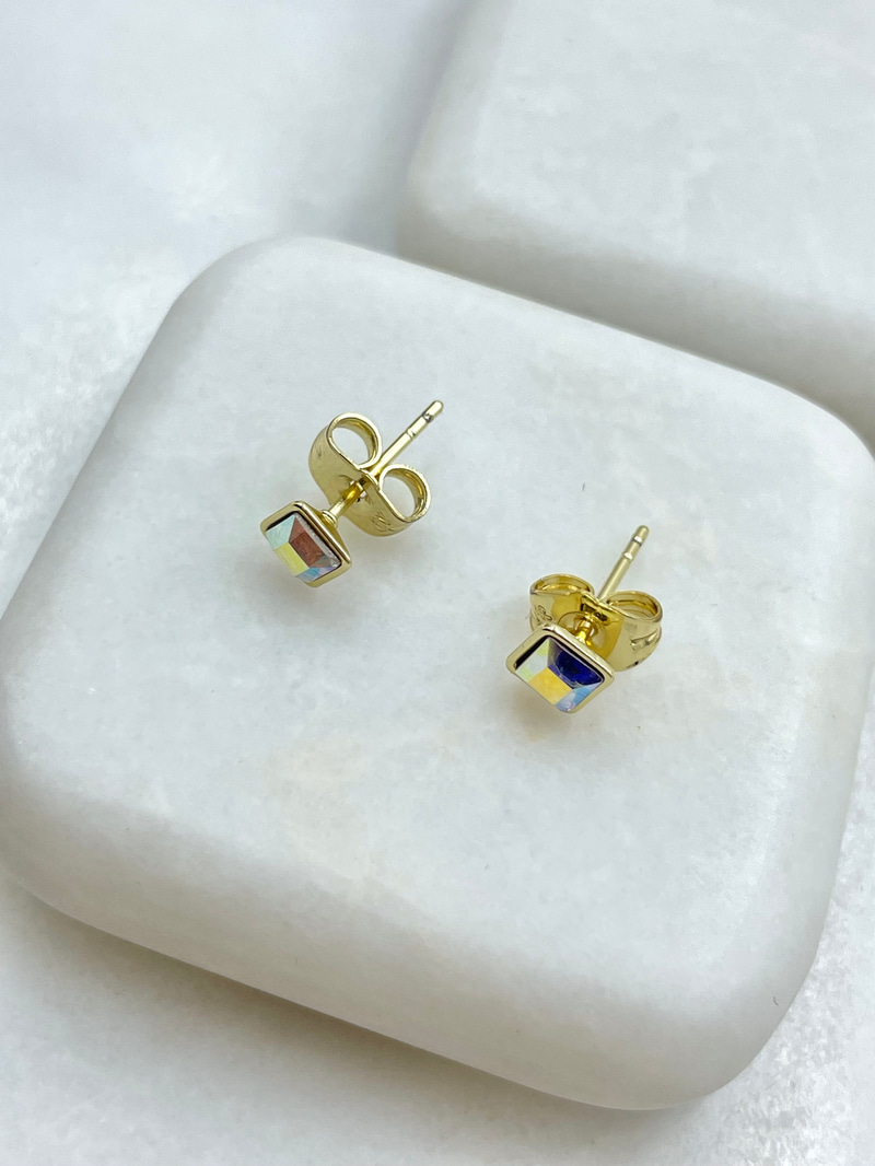 Özel Seri Minik Kare Swarovski Kare Küpe Gold