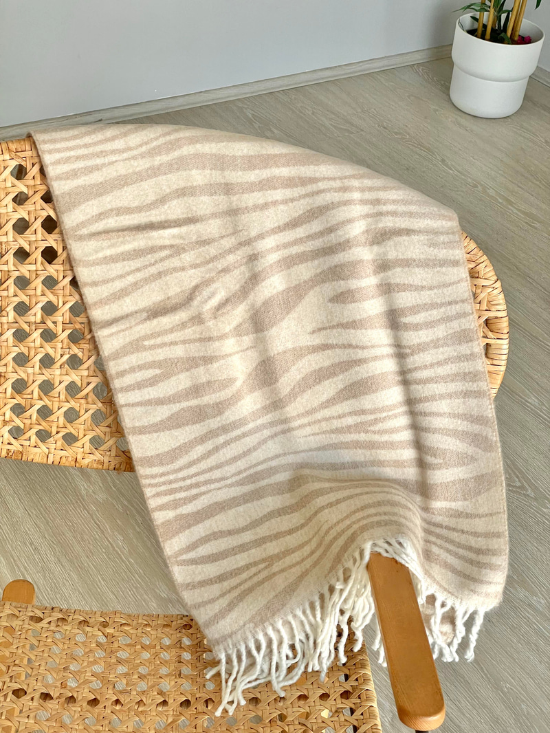 Zebra Desen Puf Şal Bej