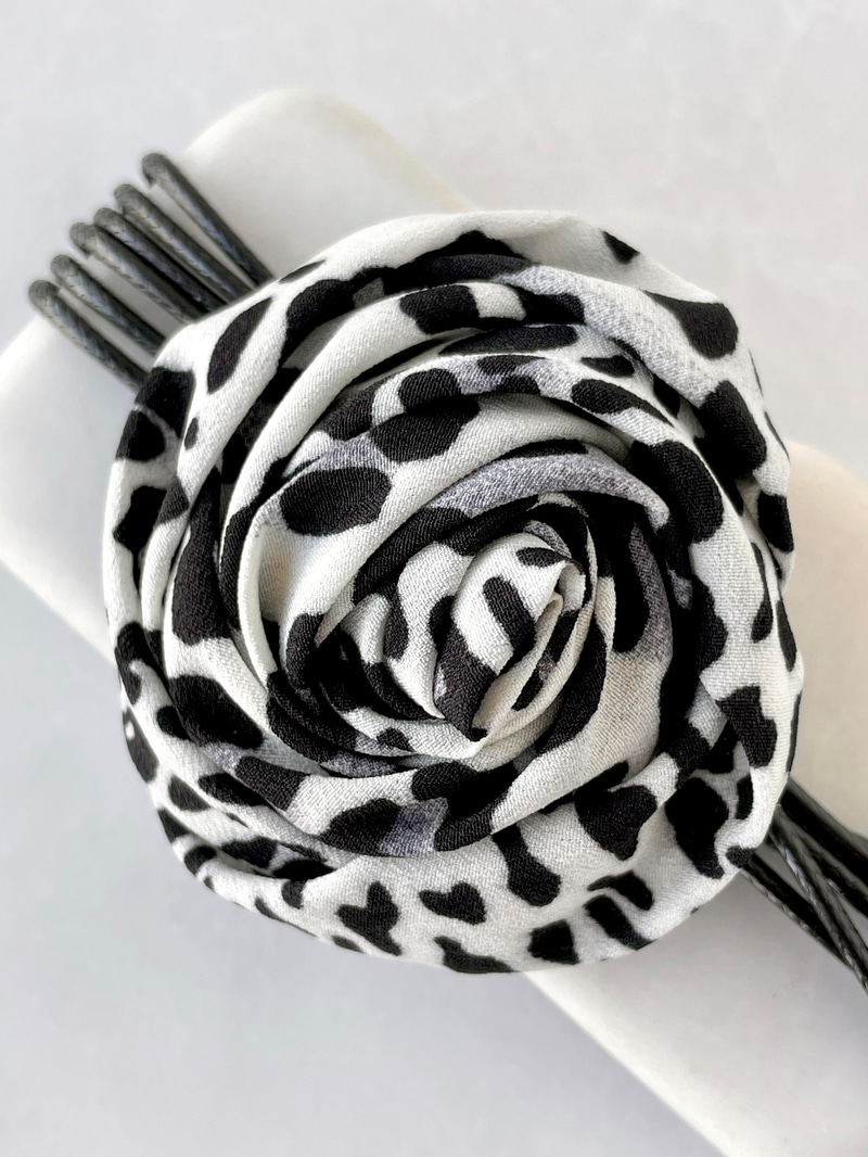 Leopar Gül Choker Kolye Siyah