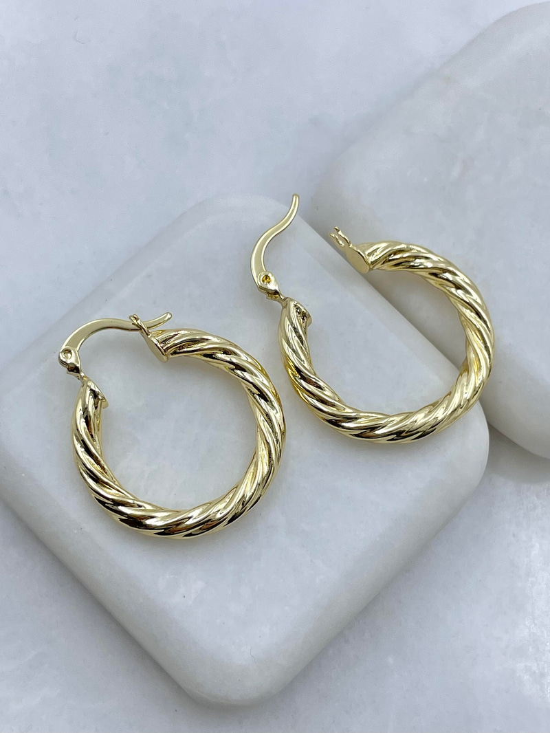 Altın Kaplama Küçük Işıltılı Burgu Halka Küpe 2.6 cm Gold