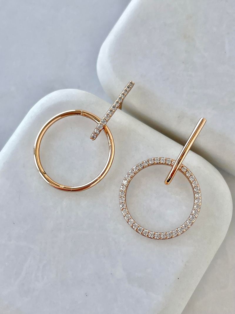Özel Seri Halka Sallantılı Minimal Küpe