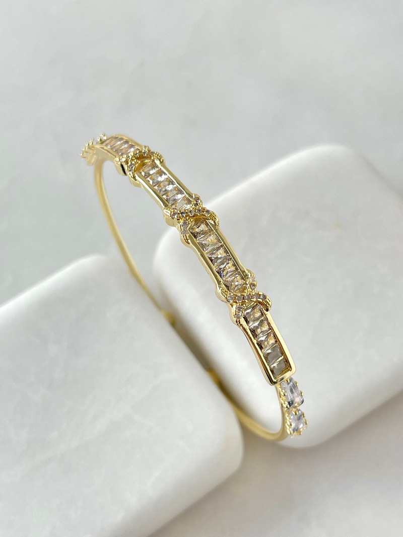 Altın Kaplama Baget Taşlı X Model Bileklik Gold