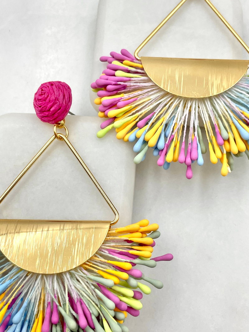Gold Detaylı Yelpaze Küpe Renkli