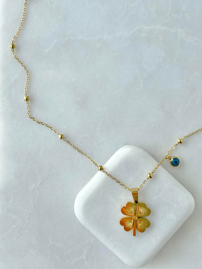Çelik Nazar Boncuklu Lazer Kesim Yonca Kolye
