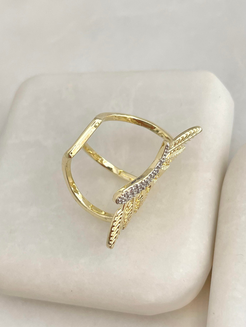 Altın Kaplama Yaprak Model Çift Renk Kıkırdak Küpe Gold