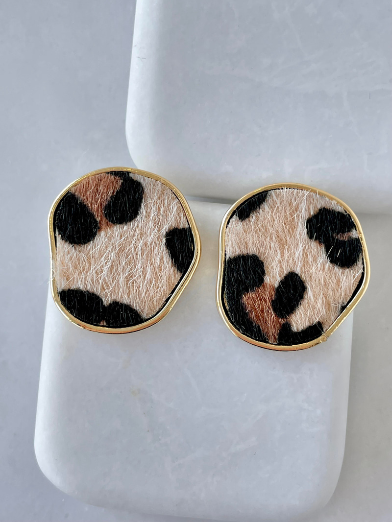 Altın Kaplama Asimetrik Leopar Küpe Gold