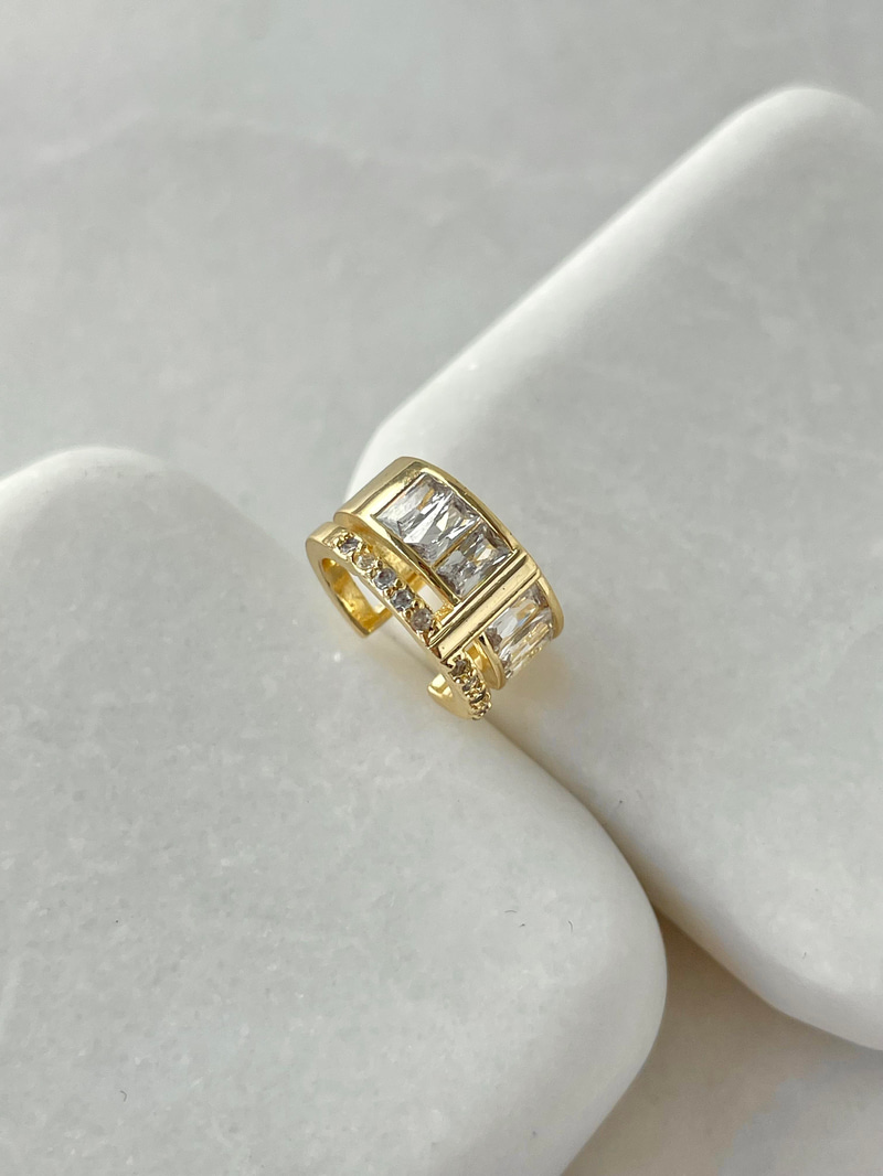 Altın Kaplama Baget Kristal ve Gömme Taşlı Kıkırdak Küpe Gold