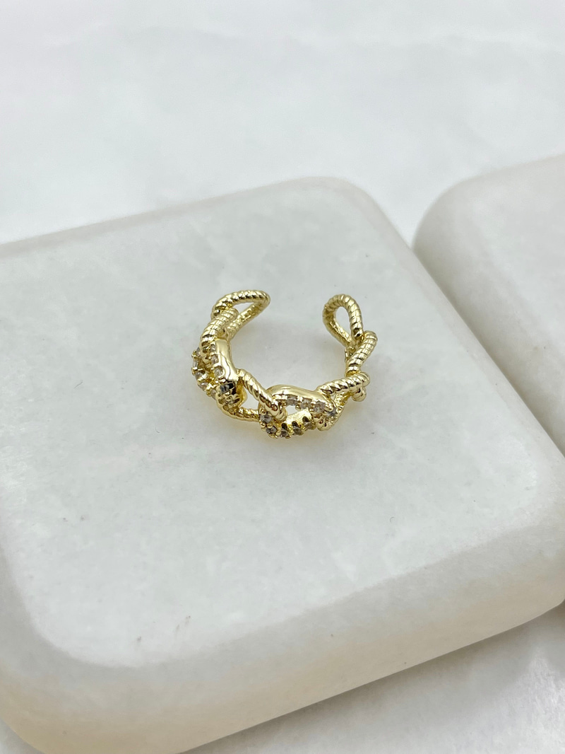 Özel Seri Gömme Taşlı Zincir Model Kıkırdak Küpe Gold