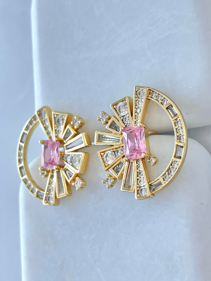 Özel Seri Pembe Baget Taşlı Tasarım Küpe Gold