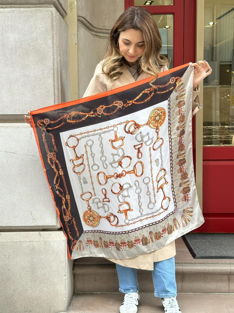 Anahtar Desenli Kiremit Bandan Fular 90x90 cm Renkli