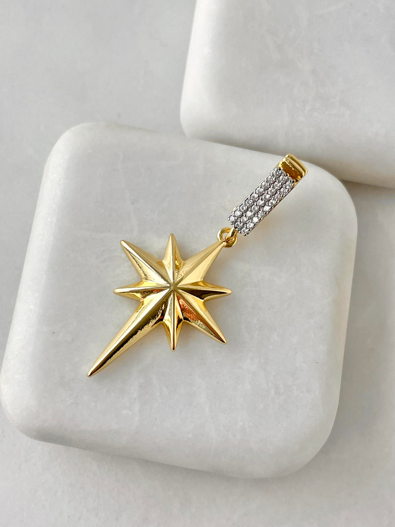 Kuzey Yıldızı Ajda Charm