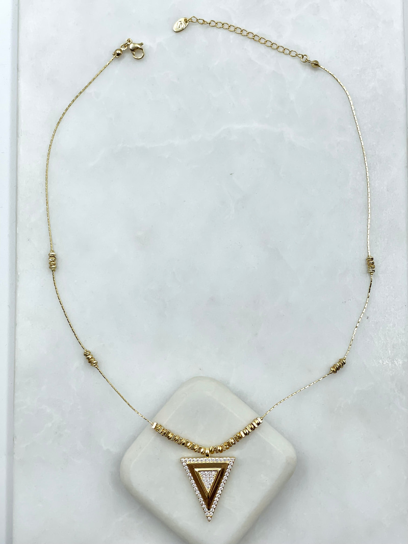 Dorika ve Küplü Üçgen Uçlu Kolye Gold
