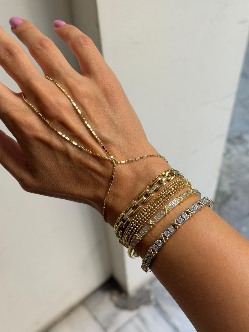 Gömme Taşlı X Model Kelepçe Gold