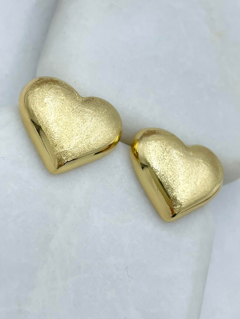 Özel Seri Dokulu Bombe Kalp Küpe Gold