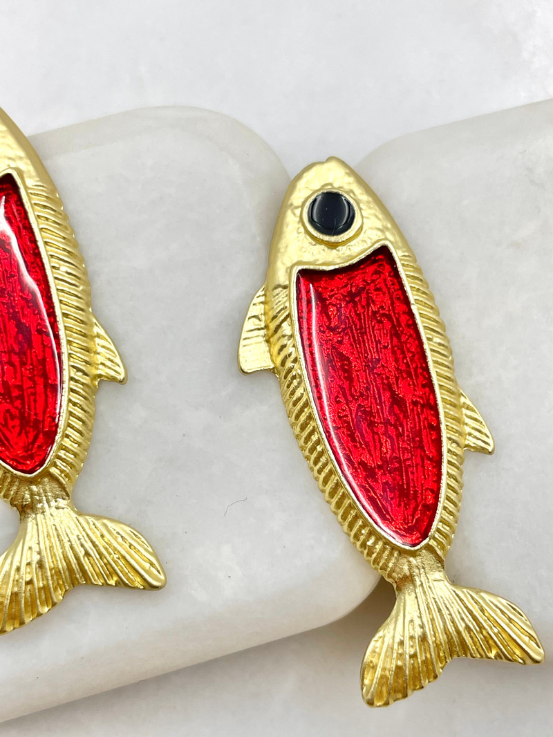 Kırmızı Mineli Balık Model Küpe Gold