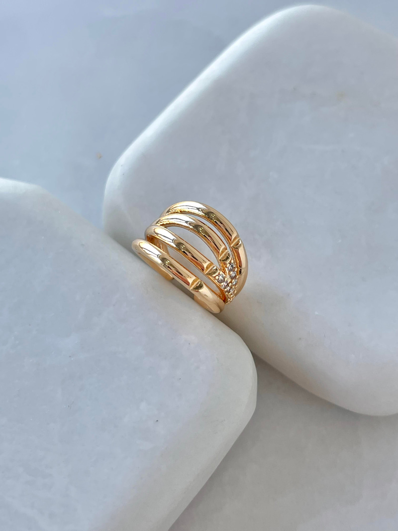 Altın Kaplama Dört Sıra Minimal Taşlı Kıkırdak Küpe Gold