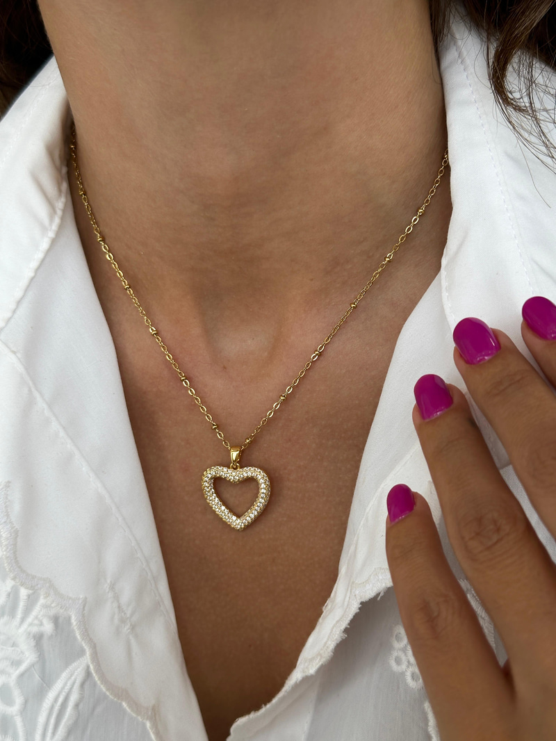 Çelik Gömme Taşlı Kalp ve Minik Topçuklu Zincir Kolye