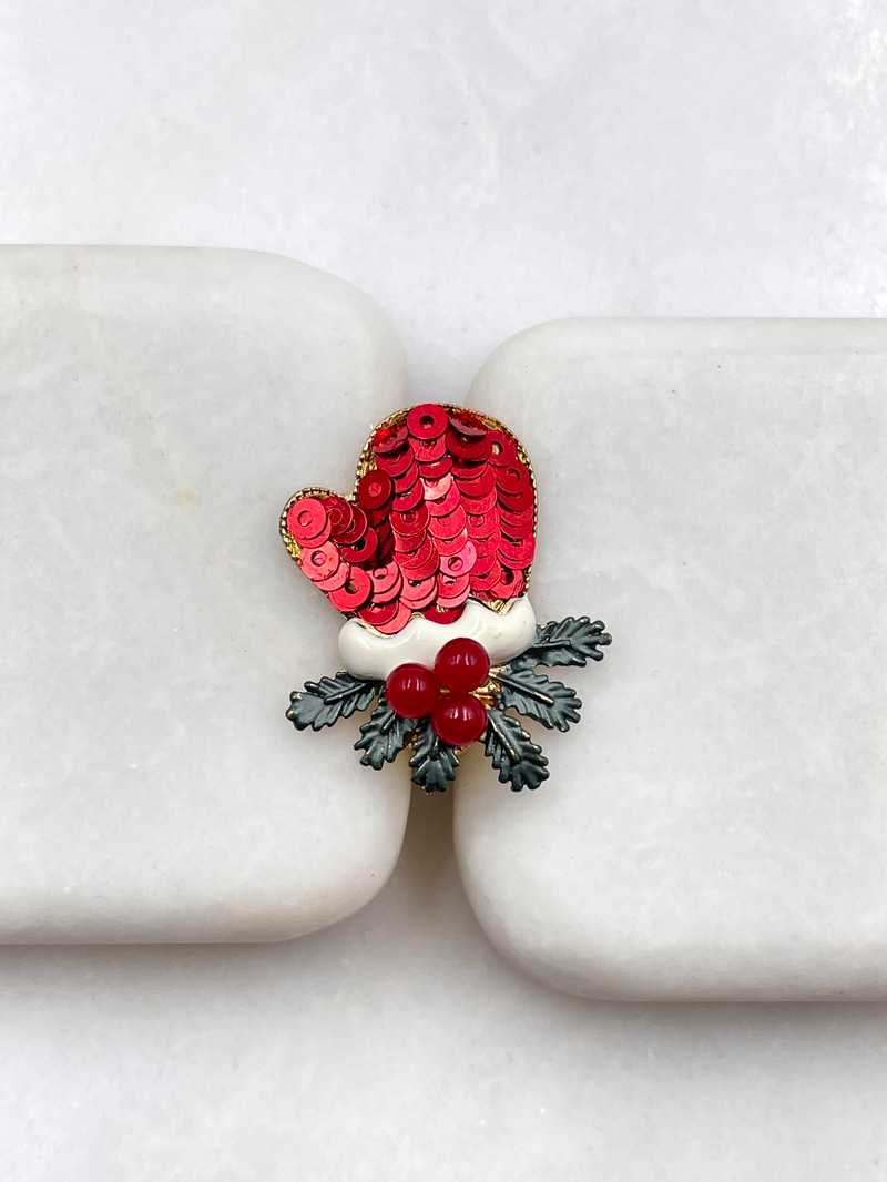 Pullu Eldiven Broş Gold