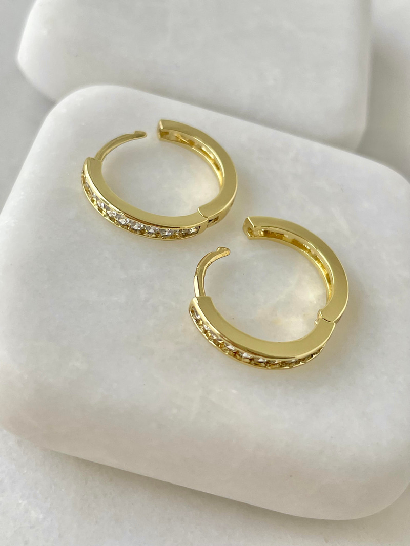 Özel Seri Gömme Taşlı Basic Halka Küpe Gold