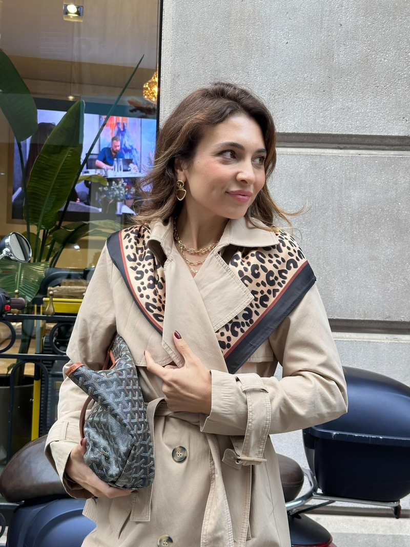 Kahverengi Çizgi Detaylı Leopar Fular 70 x 70 cm Renkli