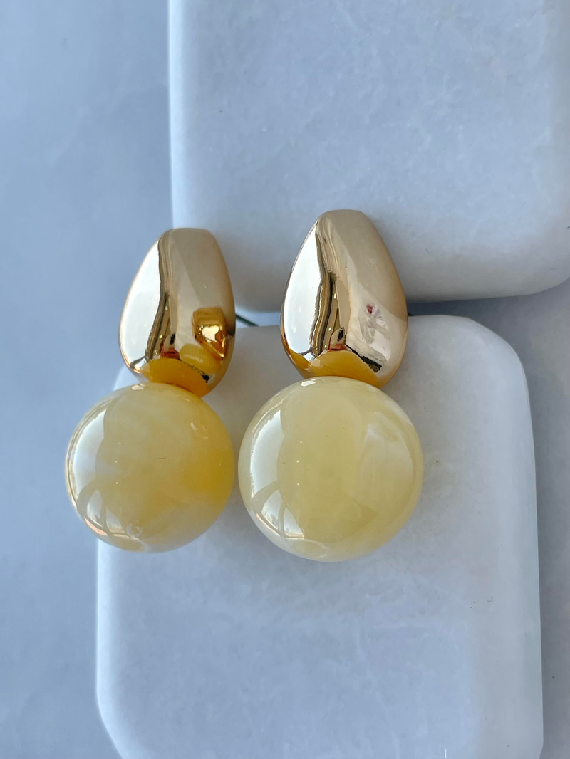 Altın Kaplama Gold Damla Detaylı Top Küpe Bej
