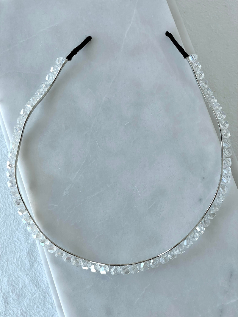 Taşlı Zikzak Model Taç Beyaz