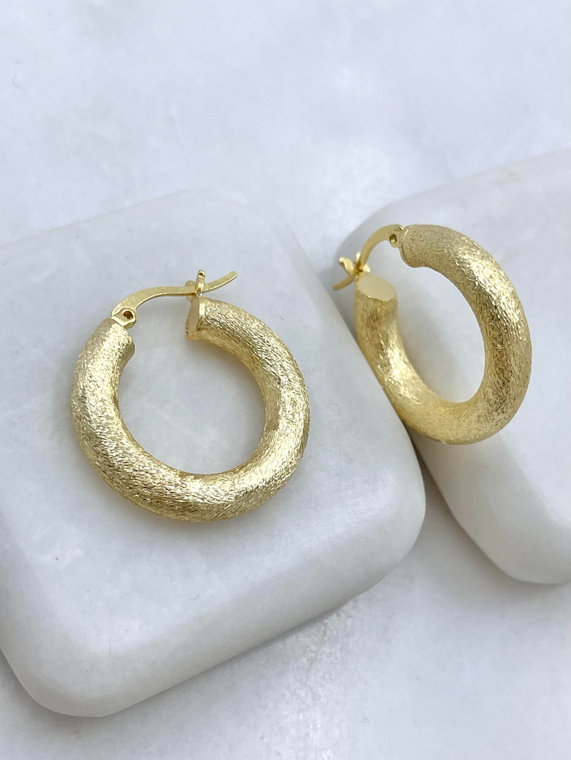 Altın Kaplama Küçük Kumlu Mat Halka Küpe 2.5 cm Gold