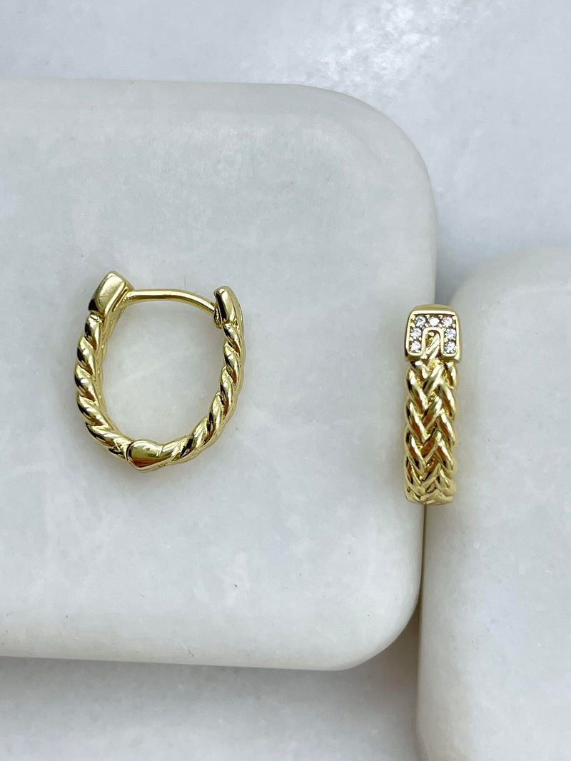 Özel Seri Örgü Model U Küpe Gold